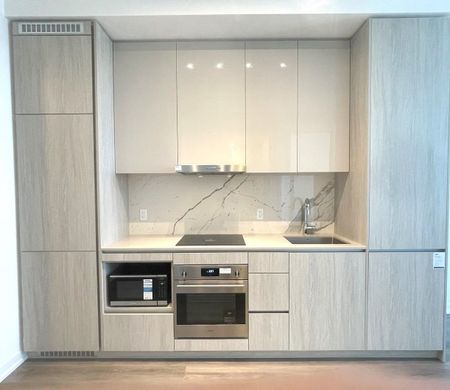 For Lease - 28 Interchange Way N/A Unit# 3102, Vaughan, Ontario - Photo 2