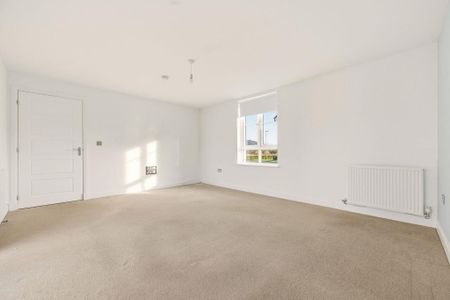 4 bedroom detached house to rent - Photo 4