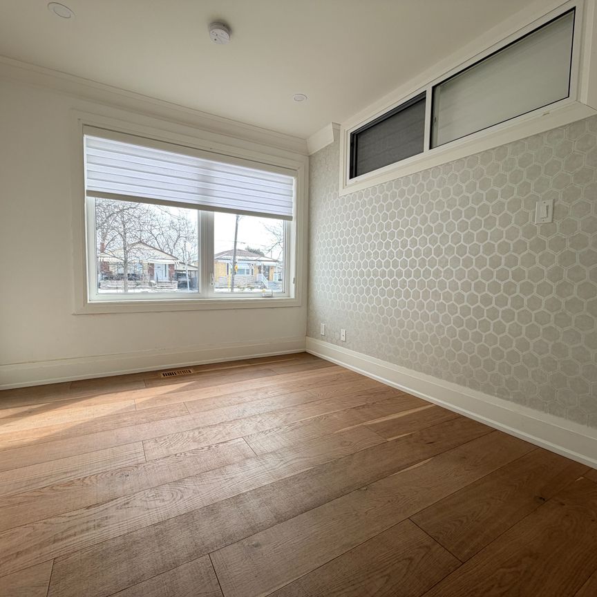 For Lease - 136 Wye Valley Road Unit# Main, Toronto, Ontario - Photo 1