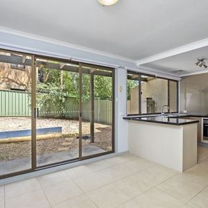 Convenient location - Photo 3