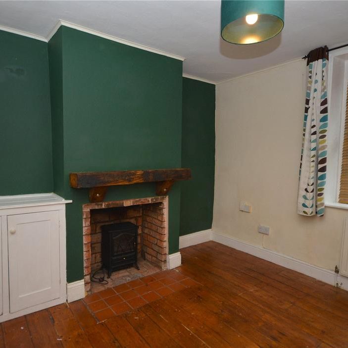 2 bedroom terraced house to rent - Photo 1