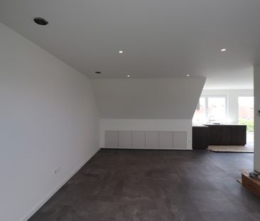 Gerenoveerd duplex-appartement met 3 slaapkamers, terras en autosta... - Foto 2