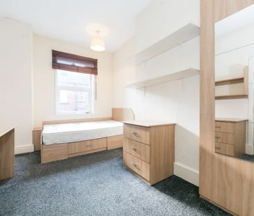 Manor Drive, Leeds - Photo 4