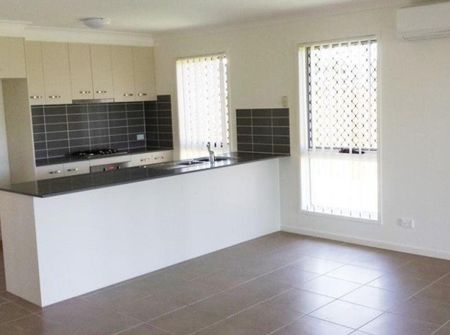 Modern Family home with large yard - Photo 2