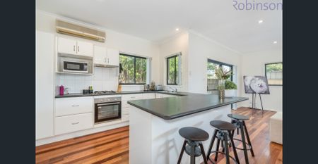 Great family home with air conditioned living space and large bedroom sizes, near the golf course. - Photo 5