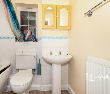 3 bedroom terraced house to rent - Photo 3