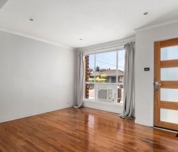 Stunning Renovated 2-Bedroom Unit in Prime Location - Photo 1