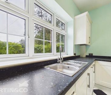 4 bedroom semi-detached house to rent - Photo 2