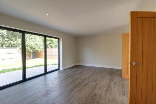 2 bedroom detached house to rent - Photo 1