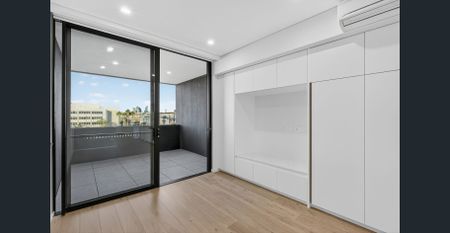 Sleek & Sophisticated Studio Apartment - Photo 5