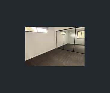 Contemporary Unit with Plenty of Space. - Photo 2