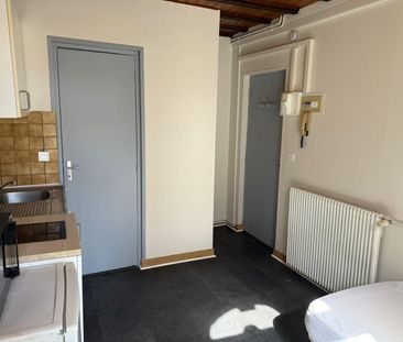 Location Appartement 1 pièce 12m² BORDEAUX 33800 - Photo 1