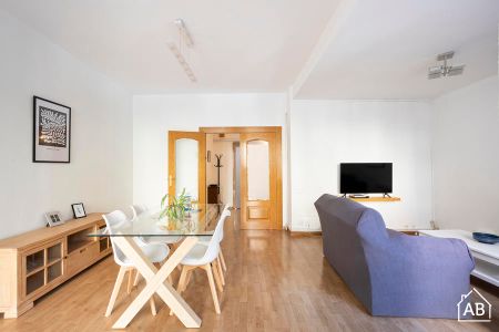 Spacious 3-bedroom Apartment with Balcony near Sagrada Familia - Photo 2