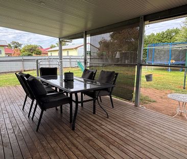 Three-bedroom home in quiet cul-de-sac - Photo 5