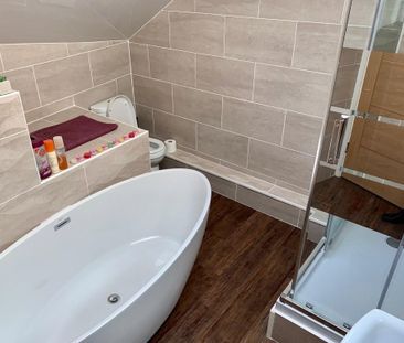 3 bedroom flat to rent - Photo 1