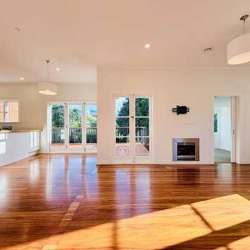 Newly Renovated Standalone Home - Space, Comfort & Convenience! - Photo 1