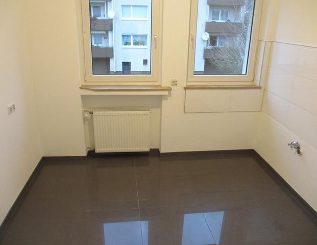 Erstbezug nach Kernsanierung NEUW 3 Zimmer Zi. Wohnung mit Balkon - Photo 1