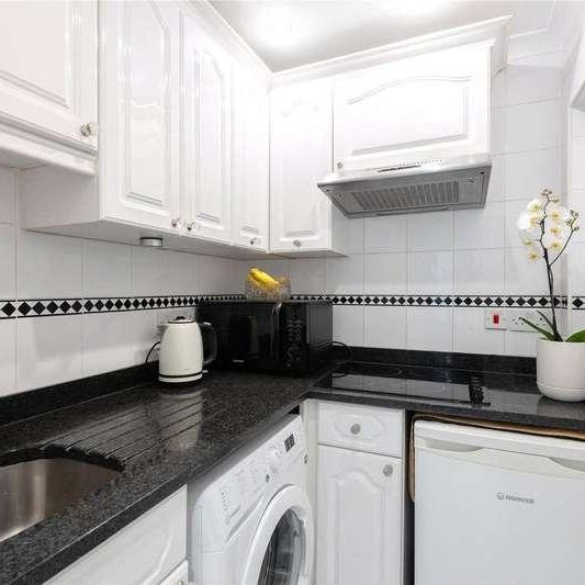 Pembridge Square, Bayswater, London, W2 - Photo 1