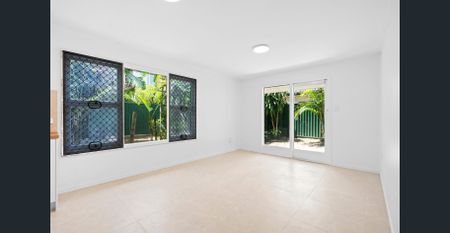 Chevron Island Lifestyle Awaits - Photo 3