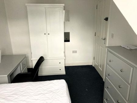 6 bedroom townhouse to rent - Photo 4