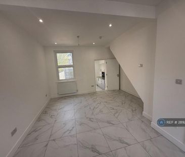 5 bedroom terraced house to rent - Photo 2