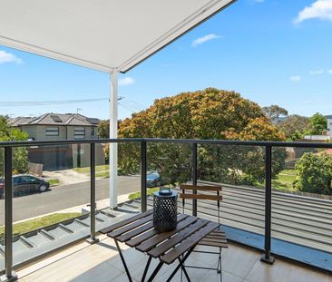 Terrific townhouse living in a premiere locale - Photo 6