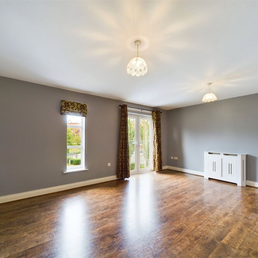 5 bedroom House in Kingsquarter, Maidenhead - Photo 1