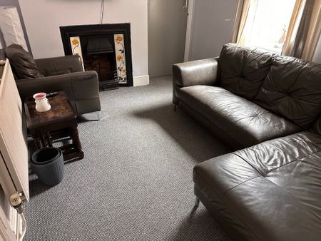 5 bedroom house - Photo 2