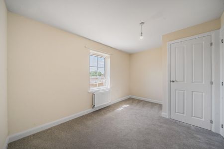 Southwold Drive, Peterborough, Hampton Beach - Photo 4