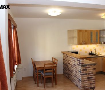 Pronájem bytu 1+kk v osobním vlastnictví 39 m², Černošice - Fotografie 1