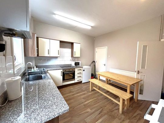 3 bedroom house share to rent - Photo 1