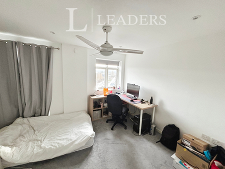 2 bedroom apartment to rent The Belvedere, Homerton Street, CB2 - Photo 2