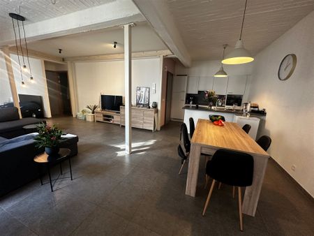 ZEER KNAP GERENOVEERD GELIJKVLOERS APPARTEMENT IN CENTRUM BERINGEN - Photo 3