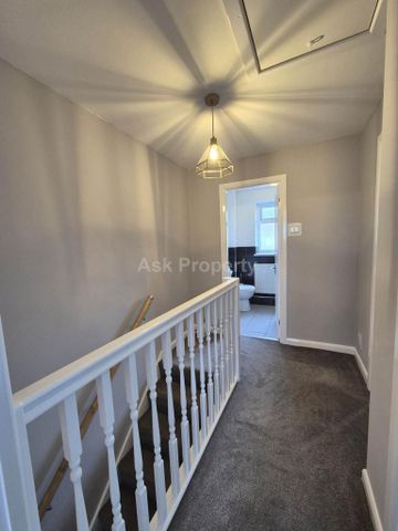 3 bedroom semi-detached house to rent - Photo 2
