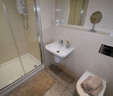 3 bedroom flat to rent - Photo 5