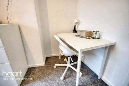 1 bedroom in a house share to rent - Photo 4