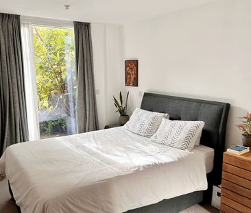 1 Bed Flat, Leonard St, EC2A - Photo 5