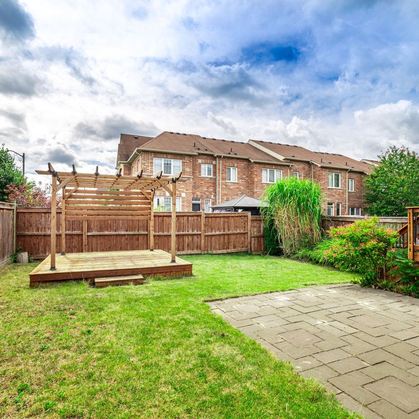 For Lease - 4 Courtland Crescent, East Gwillimbury, Ontario - Photo 1