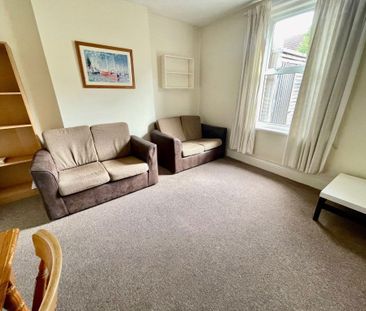 (P03607) FOUR DOUBLE BEDROOM HOUSE, WINTON - Photo 5