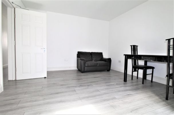 1 bedroom Property to rent - Photo 1