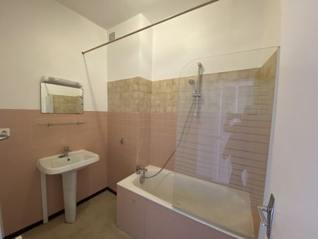 Location Appartement 2 pièces 48m² REIMS 51100 - Photo 2