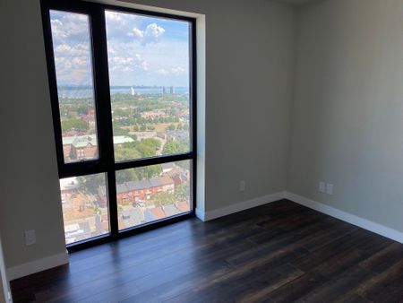For Lease - 15 Queen Street Unit# 1907, Hamilton, Ontario - Photo 2