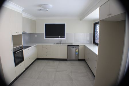 2240 Wynnum Rd, Wynnum West, QLD 4178 - Photo 4