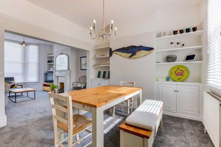 2 bedroom maisonette to rent - Photo 5