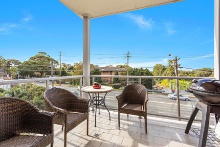 Spacious, Modern & Perfectly Positioned - Photo 5