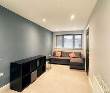 4 bedroom semi-detached house to rent - Photo 1