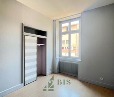 Location Appartement 4 pièces 140m² ROANNE 42300 - Photo 3