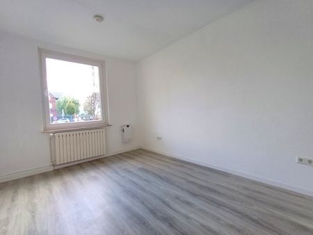 4-Zimmer-Whg. mit Laminat, zentral gelegen - Photo 4