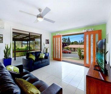 14 Salmon Street, Southport QLD 4215 - Photo 3