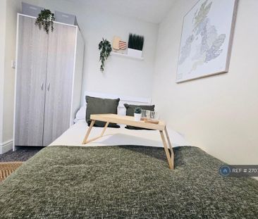 1 bedroom in a house share to rent - Photo 4